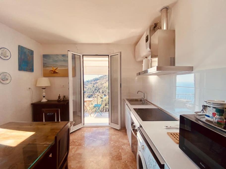 Вилла La Finestra Sul Mare A Drignana Вернацца Экстерьер фото